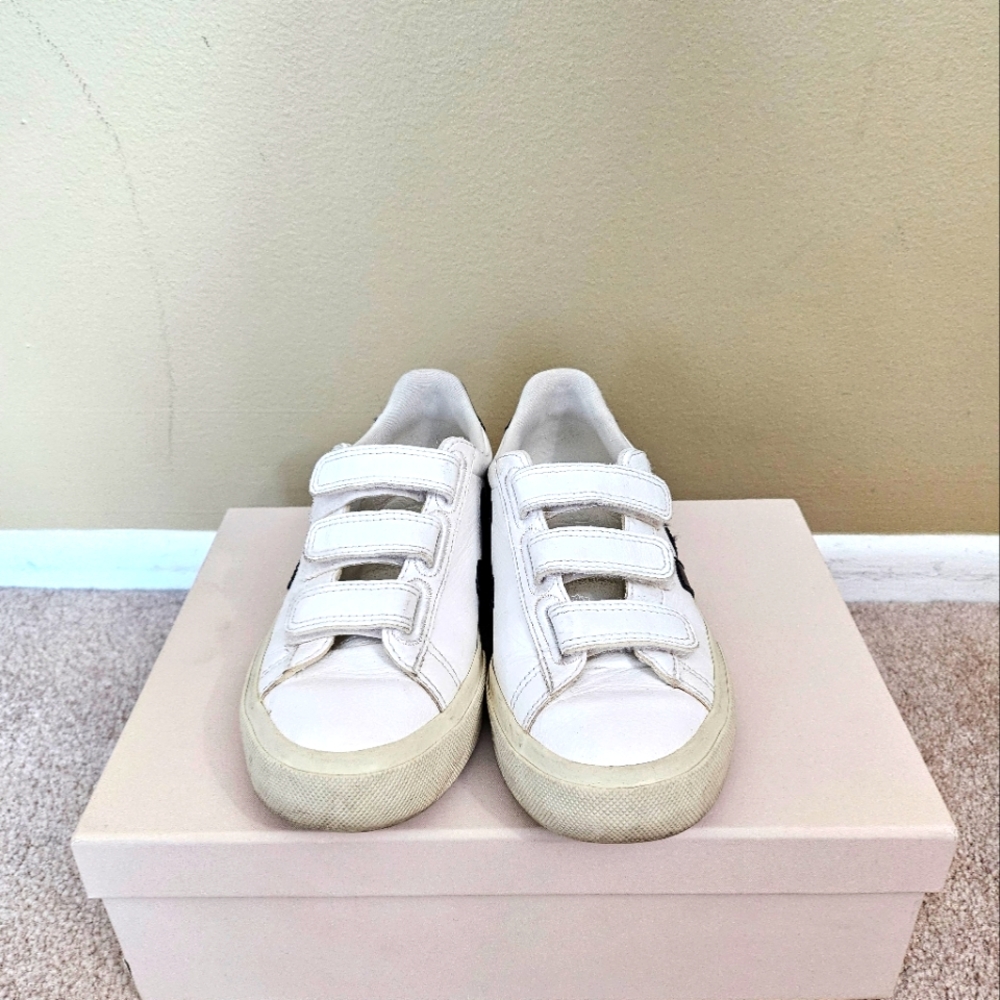 Veja 3 strap velcro sneakers